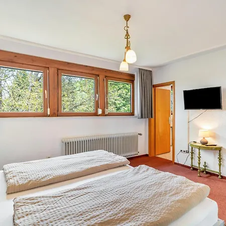 Gasthuis Haus Monika 3*